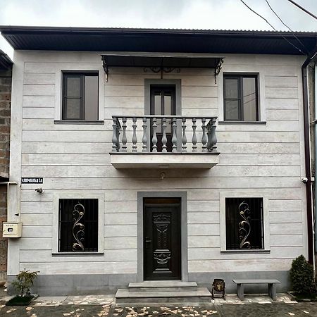 New , Comfortable 3 Bedroom House يريفان المظهر الخارجي الصورة