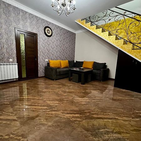 New , Comfortable 3 Bedroom House يريفان المظهر الخارجي الصورة