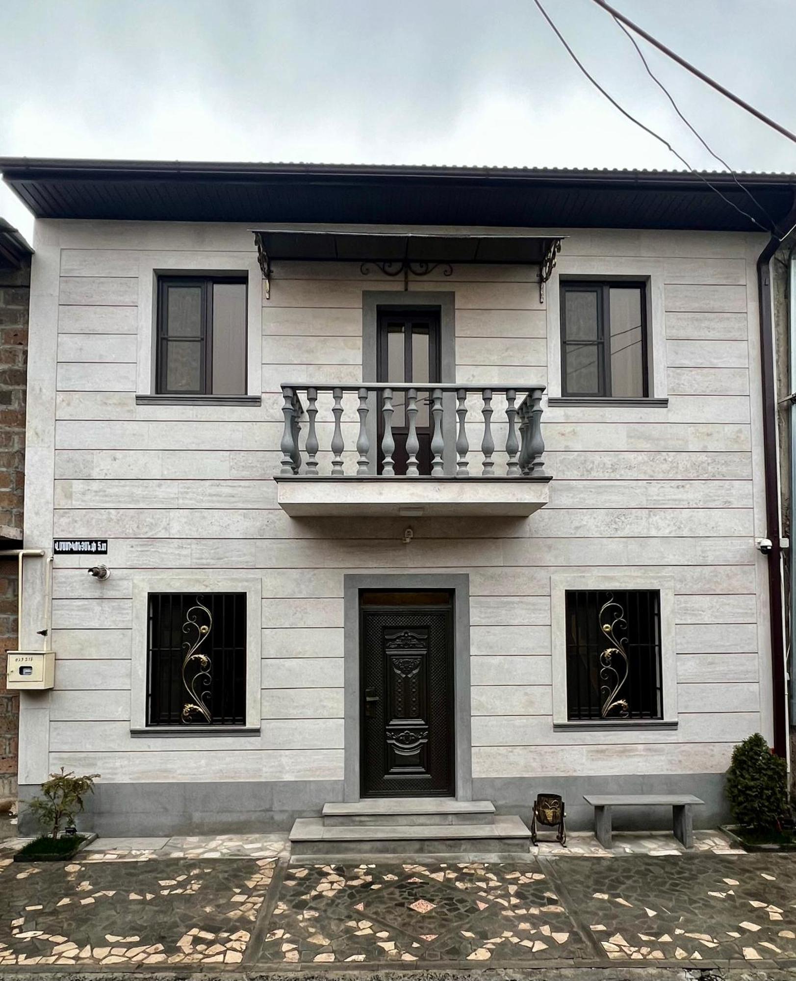 New , Comfortable 3 Bedroom House يريفان المظهر الخارجي الصورة