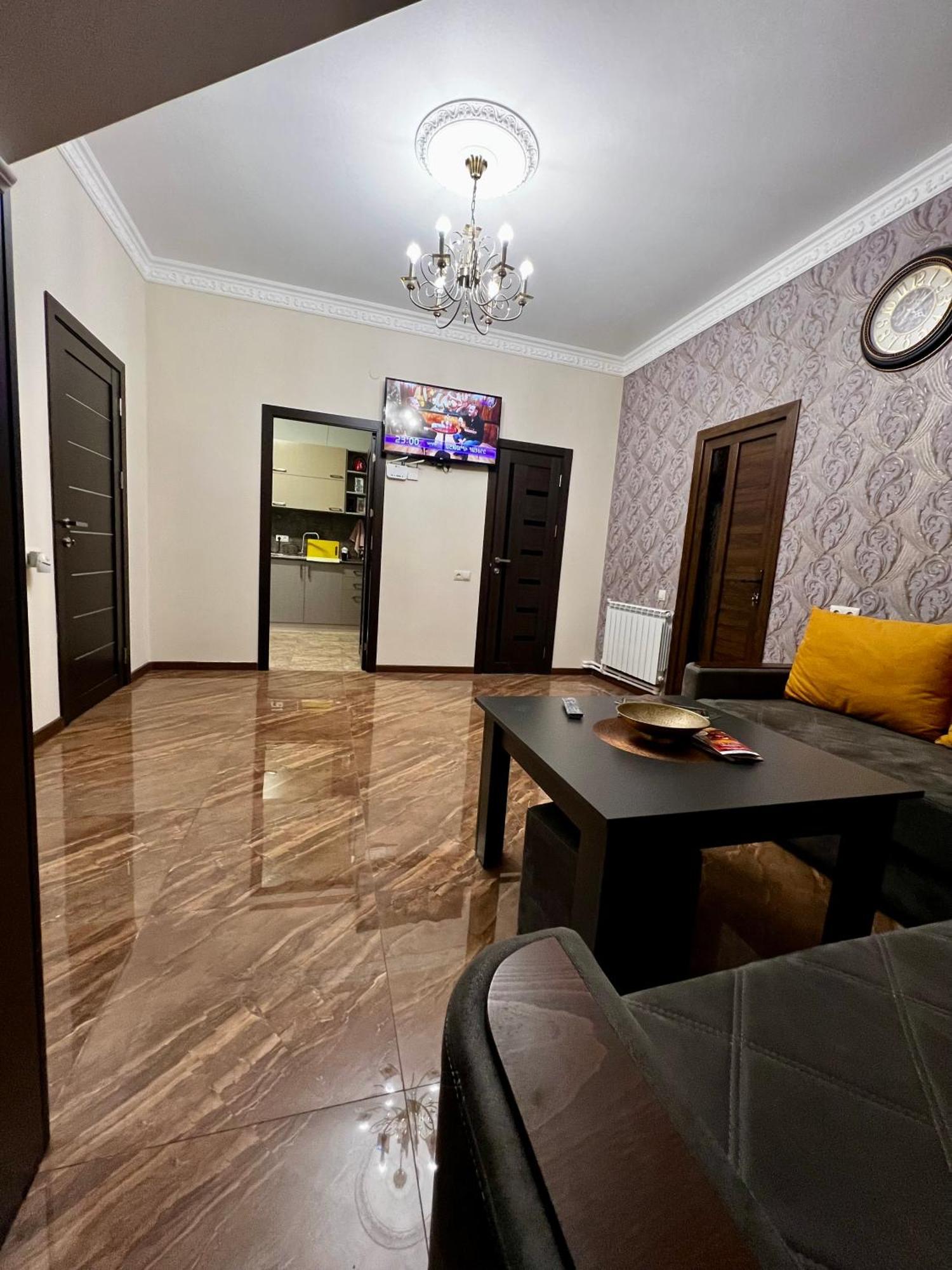 New , Comfortable 3 Bedroom House يريفان المظهر الخارجي الصورة