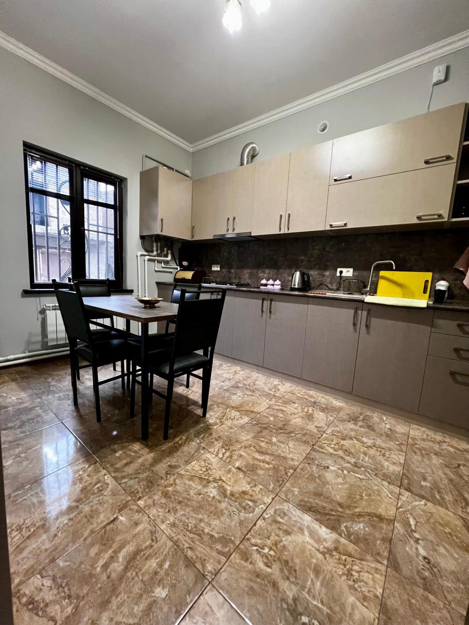 New , Comfortable 3 Bedroom House يريفان المظهر الخارجي الصورة